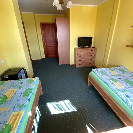 Ewa 빌라 얀타르